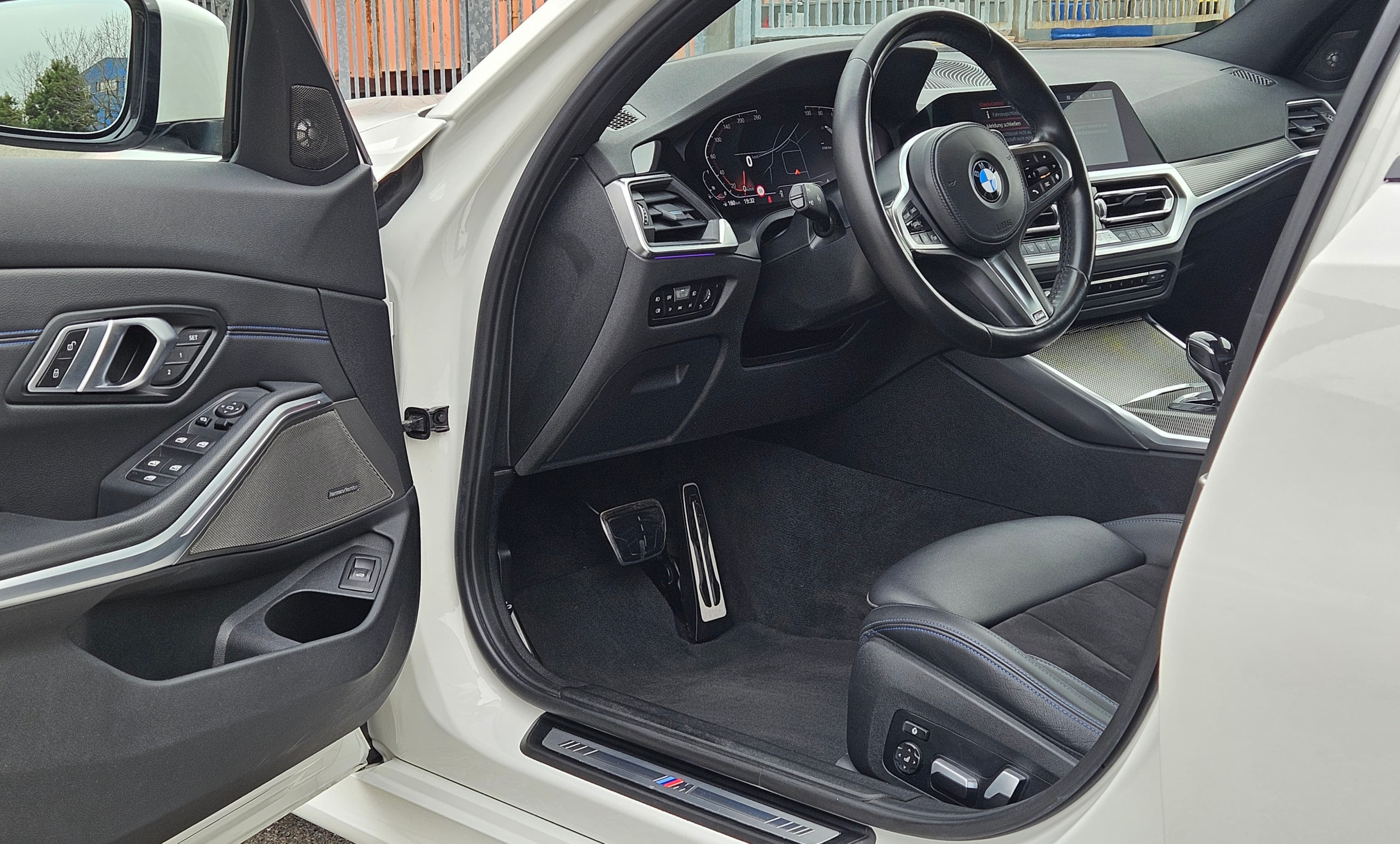 BMW 320i 2021 - View 11