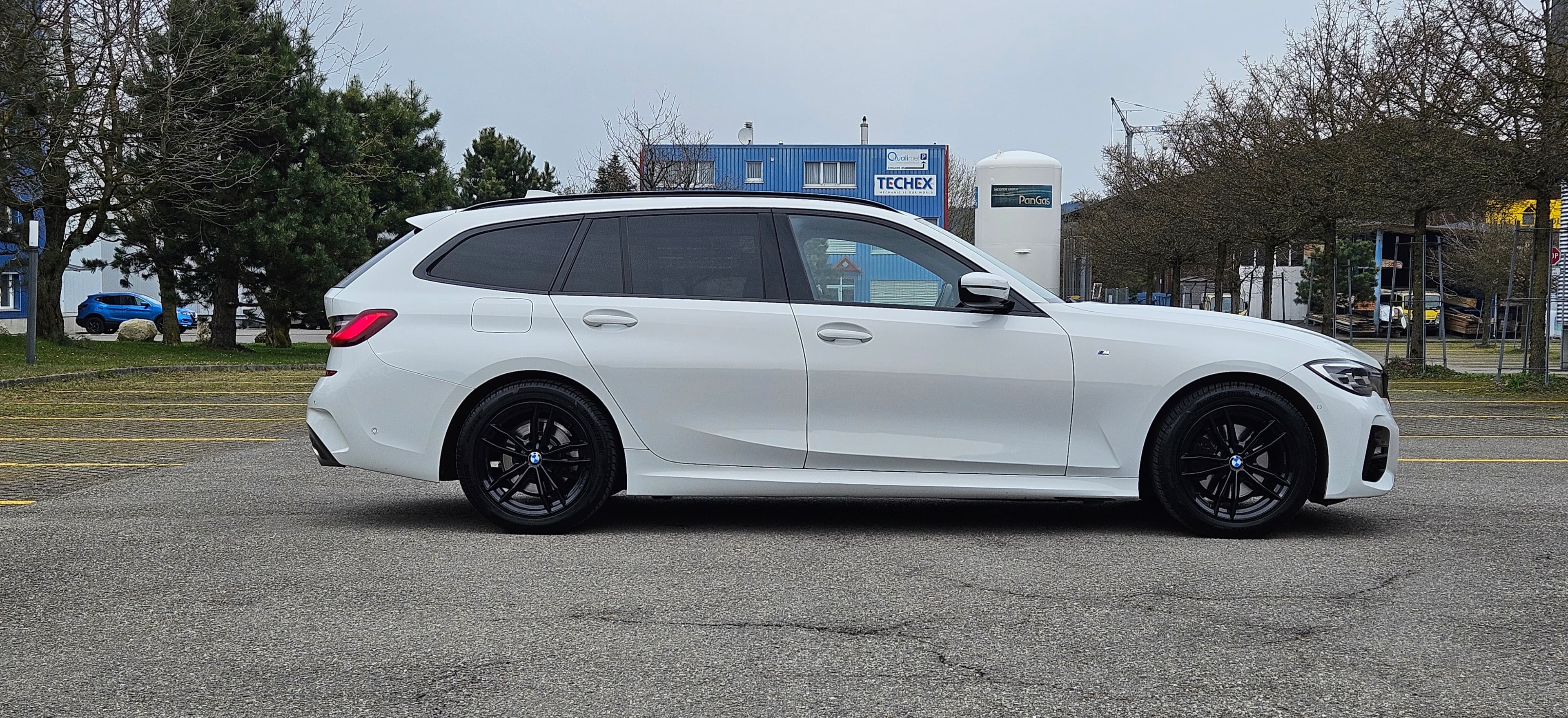 BMW 320i 2021 - View 5