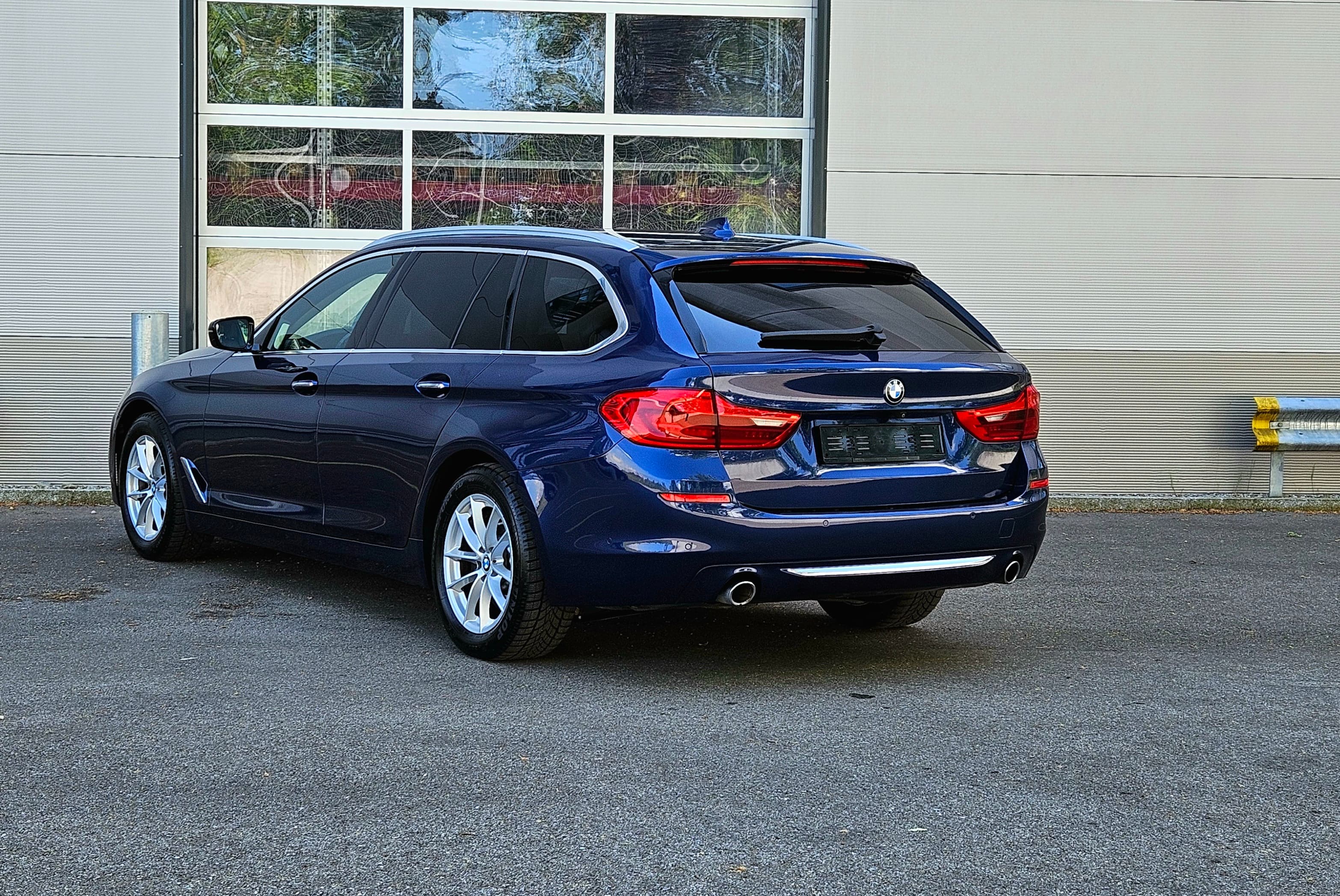 BMW 530d xDrive - View 4